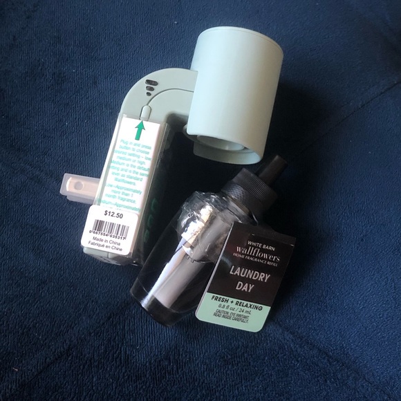 Bath & Body Works Other - Scent control wallflower with Laundry Day